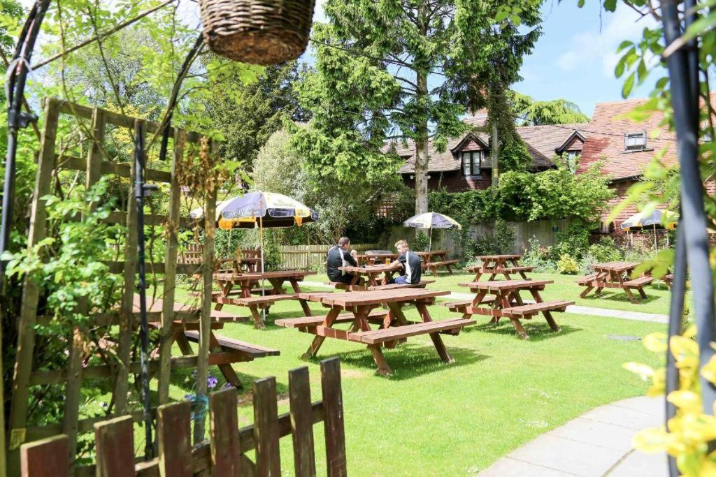 The Dolphin Inn Winchester Exteriér fotografie