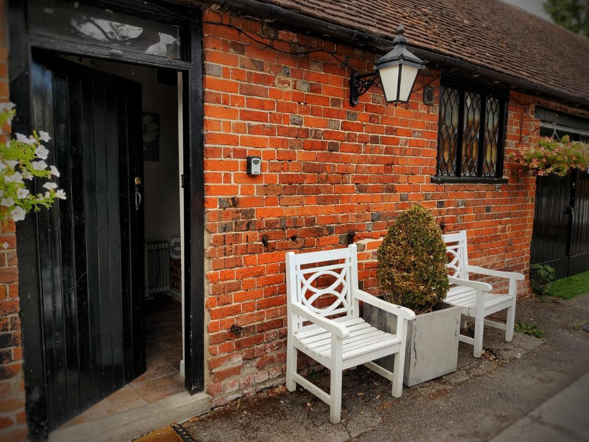 The Dolphin Inn Winchester Exteriér fotografie