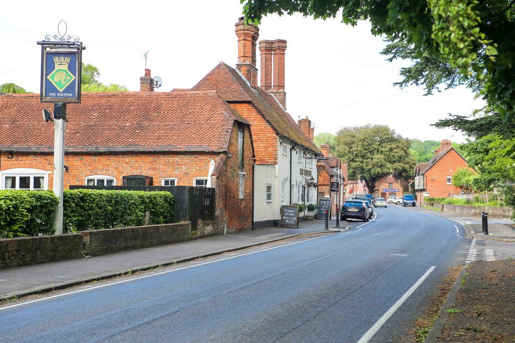 The Dolphin Inn Winchester Exteriér fotografie